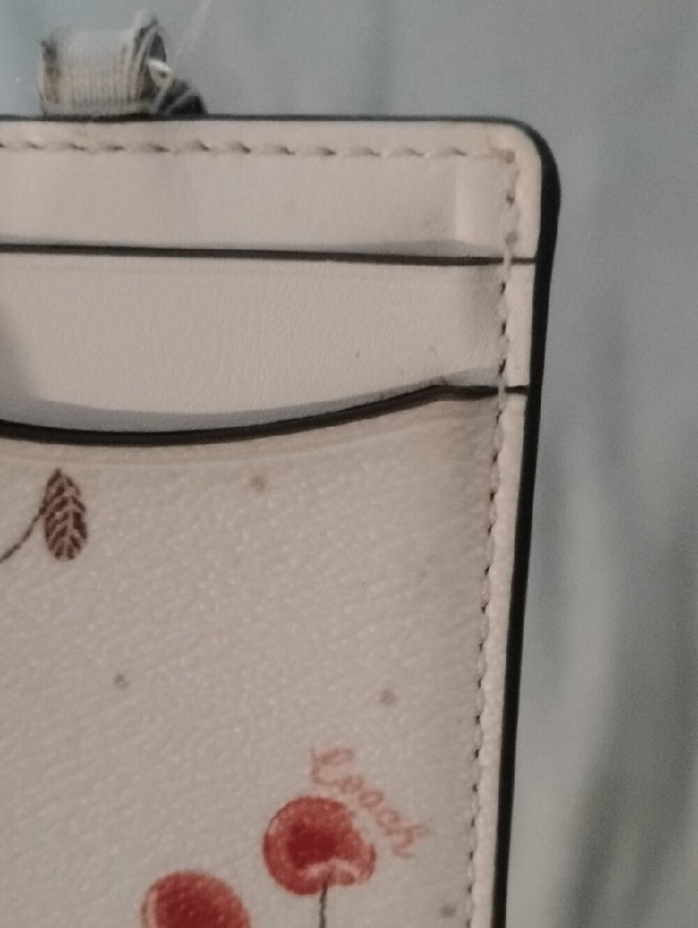Coach White Cherry Print Leather ID Card Holder with Gold Logo and Silver Clip - Picture 3 of 9